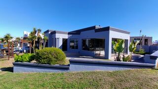 Linaria Beach House | Britannia Bay Accommodation