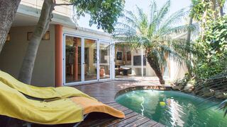 Along the Bay - Clivia House | Harbour Island Accommodation
