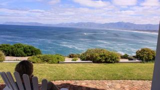 Whale Tale | Accommodation De Kelders