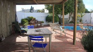 Beach house charm, Blouberg Beaches close by | Bloubergstrand Specials