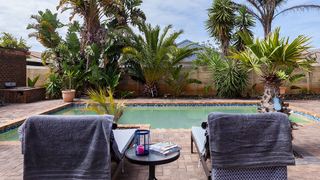 The Nest Guesthouse | Accommodation Flamingo Vlei