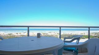 Dolphin Beachfront Condo | Accommodation Bloubergrant