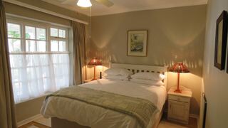 Jacaranda Cottage | Stanford Accommodation