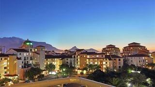Manhattan Suites 703 | Century City Accommodation