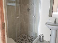 Lá Bronze Guest Lodge | Accommodation Pioneer Park