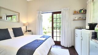 Magnolia House Cottage | Morningside (CT) Accommodation