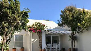 The Island Beach House | Accommodation Woodbridge Island