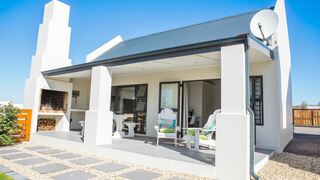 Three Feathers Cottages | Olifantskop Accommodation