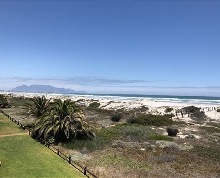 Melkbosstrand Apartment with an Ocean View
