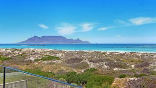On The Beach | Bloubergstrand Accommodation