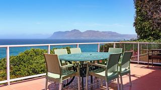 St James Beach Cottage | Self-catering Kalk Bay