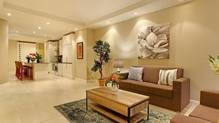 Kyung's Castle | Cape Town City Centre Accommodation