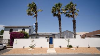 Aviva Accommodation | Table View Accommodation