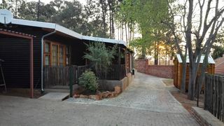 Hillston Guesthouse | Accommodation Akasia