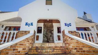 Walkerbay Accommodation | World Specials