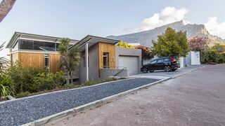 Signal Cliff Penthouse | Tamboerskloof Accommodation