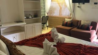 Black Olive Guest House | Brooklyn Self-catering