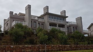 Pinnacle Point Holiday Villa (Penthouse) | Pinnacle Point Self-catering