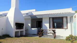 Valknes | Accommodation Arniston
