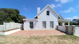 Viljoen Flat | Arniston Accommodation