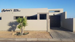 Riekert's Holiday Apartment | Hage Heights Accommodation