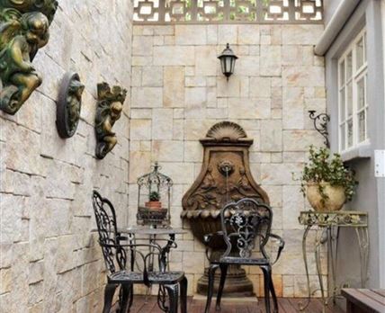 Versailles Self-Catering