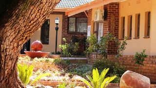 New Haven Guesthouse | Hotels Pioneer Park