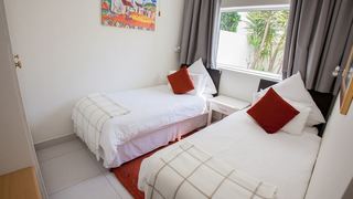 Brenwin Guest House | Green Point Self-catering