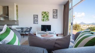 Romantic Beachfront Bachelor | Accommodation Lagoon Beach