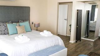 7A Pont Du Gard | Accommodation Mouille Point