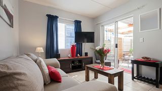 Manhattan Square 12 | Blouberg Specials