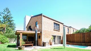 Coral Sands Brickstone | Bloubergrant Self-catering