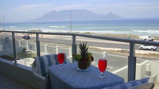 106 On The Beach | Bloubergstrand Accommodation