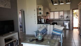 Allesreg Chalet E1 | Manaba Beach Accommodation