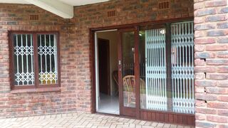 See Uitsig 3 | Uvongo Beach Accommodation