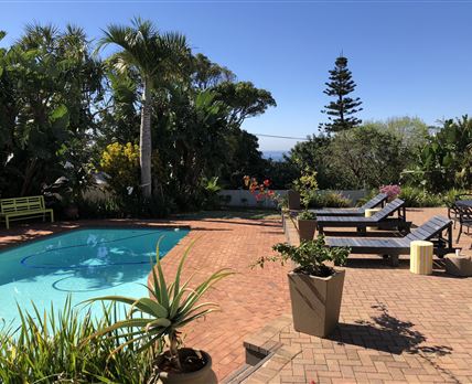 Pool side apartment @ 8 Gunda