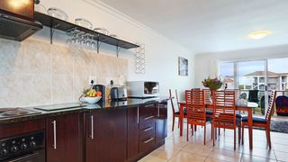 The Upper Deck | Accommodation Muizenberg