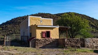 The Crow and the Hangman | Self-catering Calitzdorp