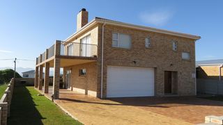 Forty Winks Holiday Home | De Kelders Accommodation