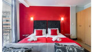 Safe Apartment With Parking-Superb Convenience | Accommodation Cape Town