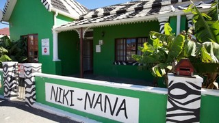 Niki-Nana Backpackers | Quigney Accommodation