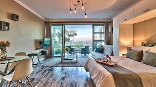 Afribode Mainhill 302 | Green Point Accommodation