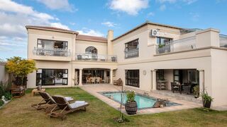 Amery House | Accommodation Summerstrand