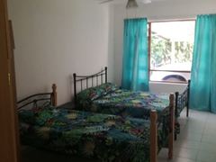 Crab Hole | Glenmore Beach Accommodation