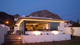 Troon Beach Cottage | Hermanus Specials