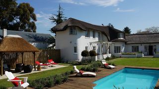 AlphaBed Bed and Breakfast | Somerset West Accommodation