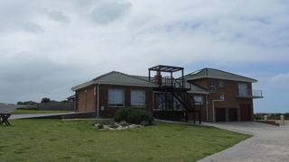 Retha Close | Accommodation Struisbaai