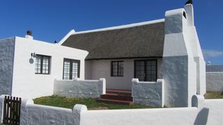 Kerk en Krom | Struisbaai Accommodation