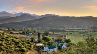 Berluda Farmhouse & Cottages | Accommodation Oudtshoorn