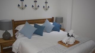 Beach Retreat Guest House | Athlone Park Accommodation